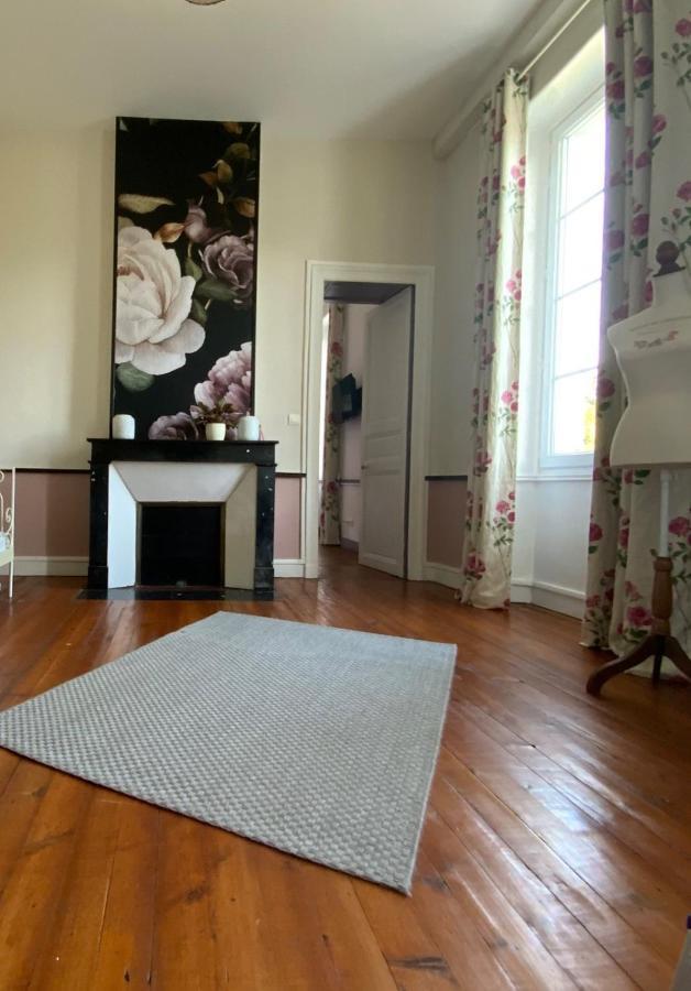 H De Surgeres Panzió Kültér fotó